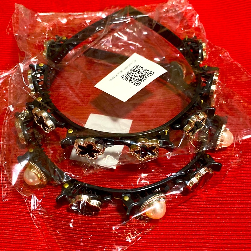 Set of 2 hair accessories